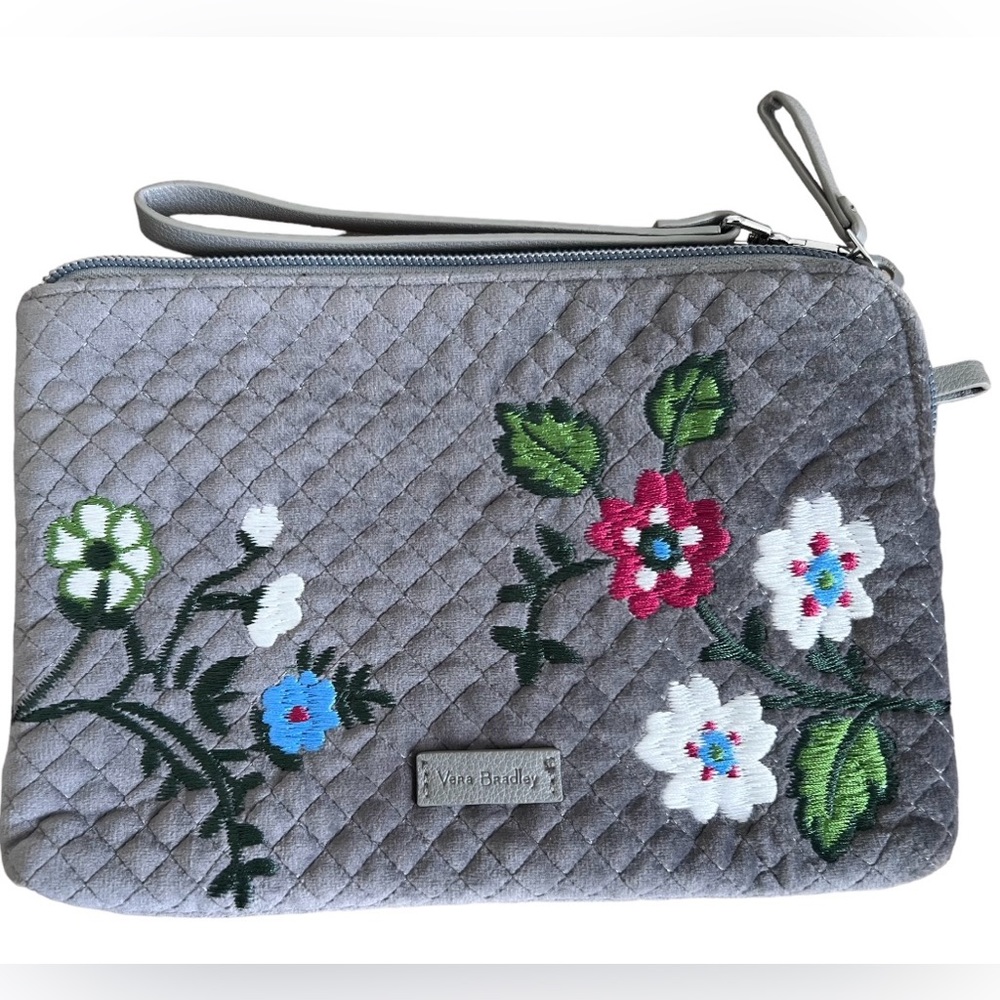 Vera Bradley Wristlet (NWOT) in the color of Wolf Gray Faux Leather Trim